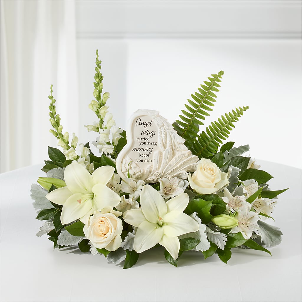 Holding You Close Arrangement – SUSPENDED IN TIME FLORAL & PRESERVATION, Syracuse UT