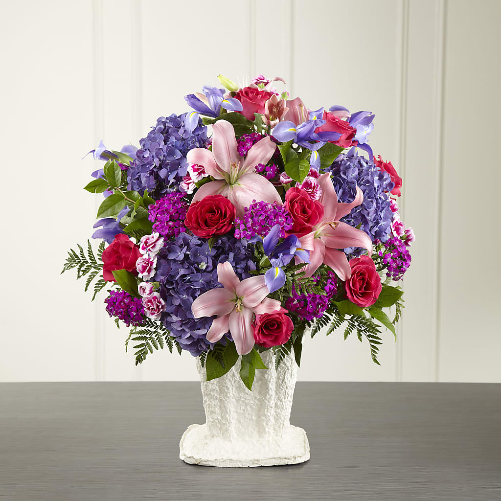 We Fondly Remember Arrangement – SUSPENDED IN TIME FLORAL & PRESERVATION, Syracuse UT