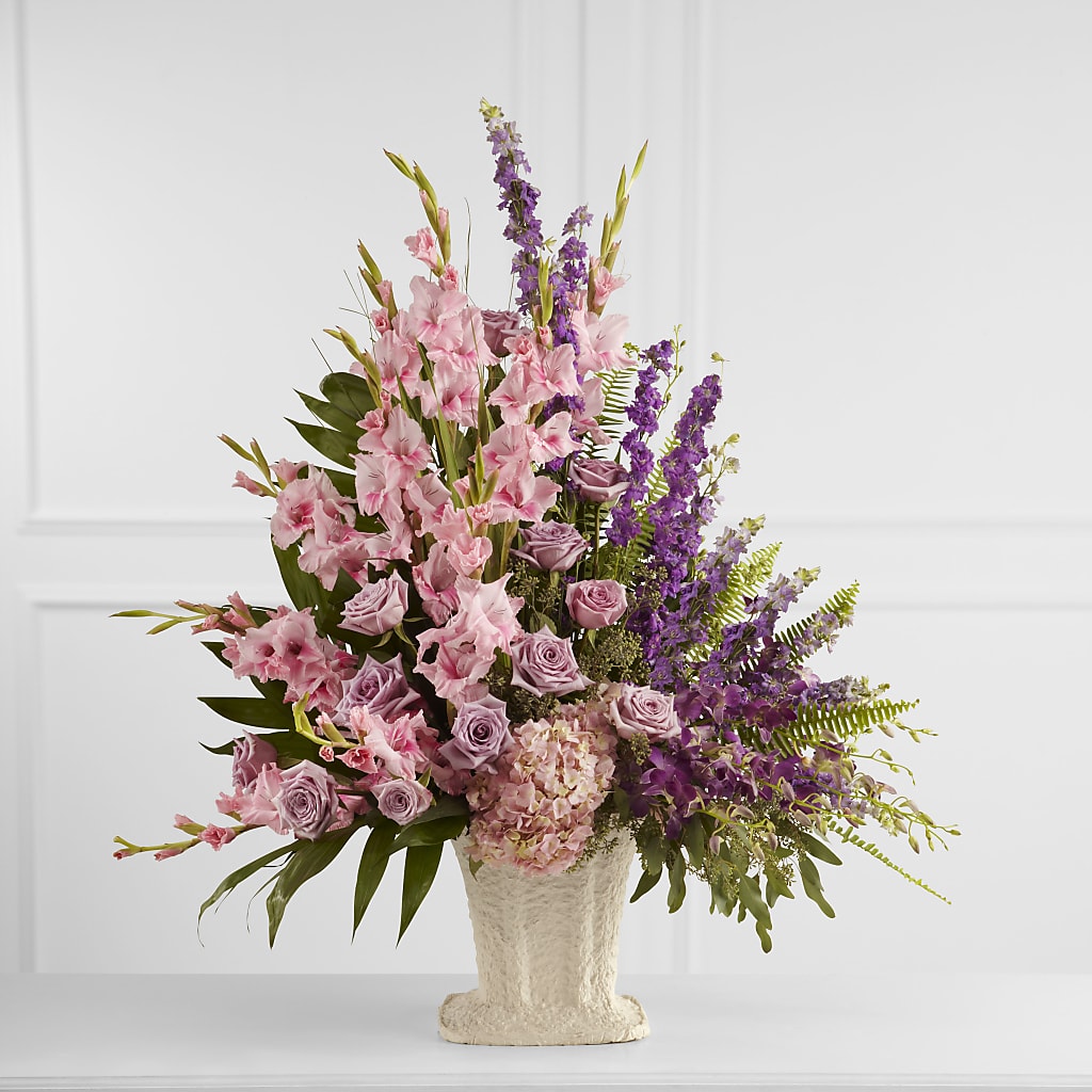 Flowing Garden Arrangement – SUSPENDED IN TIME FLORAL & PRESERVATION, Syracuse UT