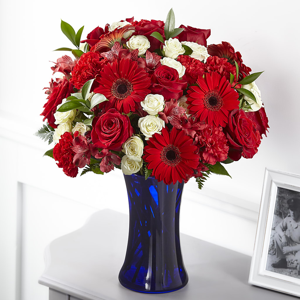 Hearts Embrace Bouquet – SUSPENDED IN TIME FLORAL & PRESERVATION, Syracuse UT