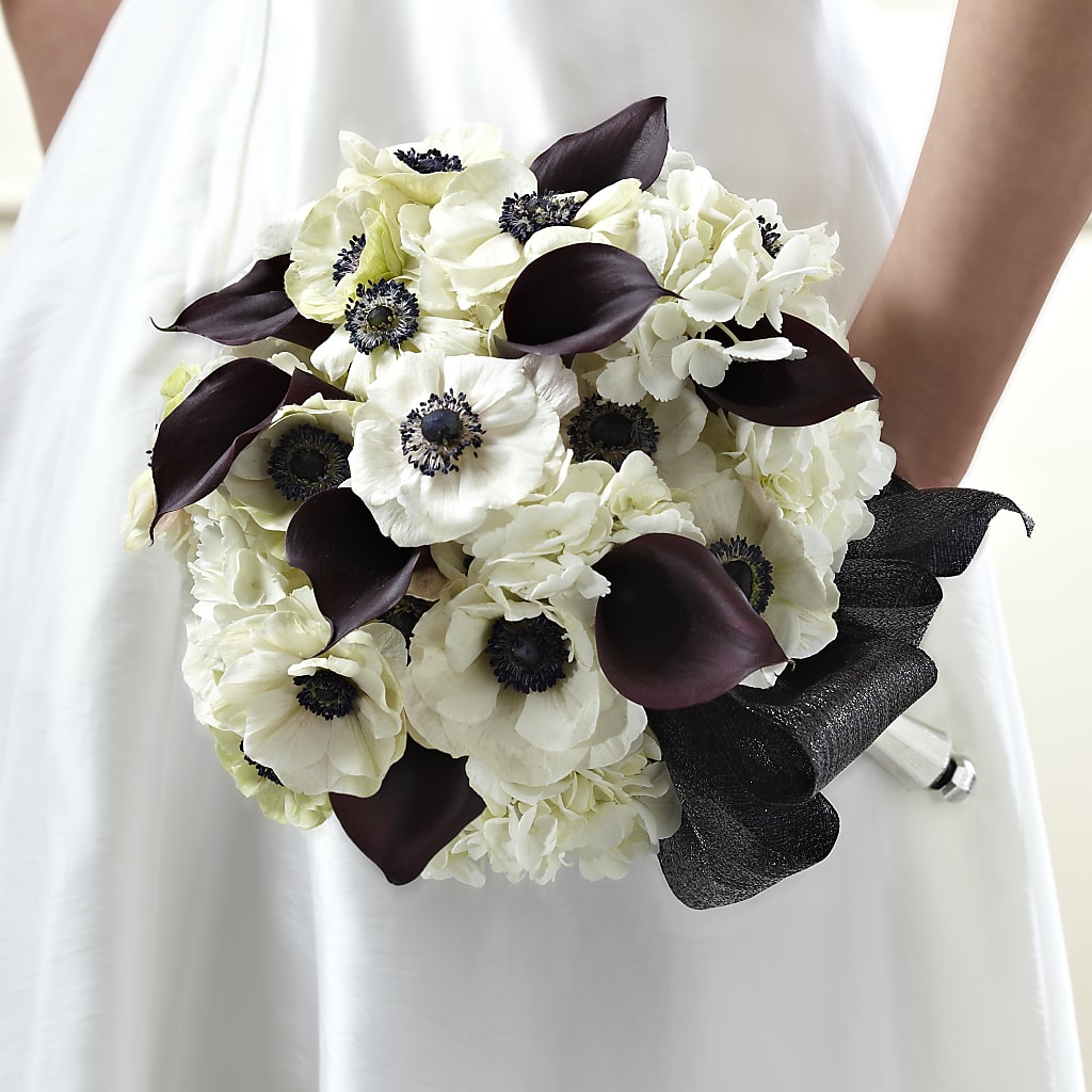 To Have and To Hold Bouquet – SUSPENDED IN TIME FLORAL & PRESERVATION, Syracuse UT