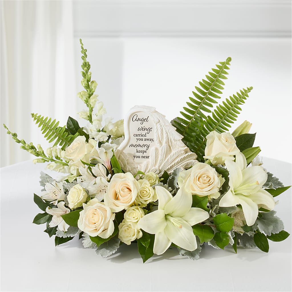 Holding You Close Arrangement – SUSPENDED IN TIME FLORAL & PRESERVATION, Syracuse UT