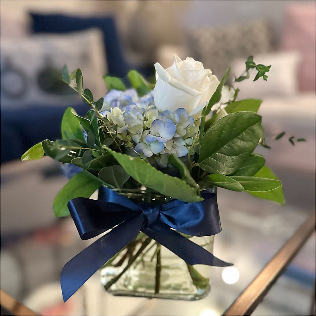 Sky Blue Delight Bouquet – SUSPENDED IN TIME FLORAL & PRESERVATION, Syracuse UT