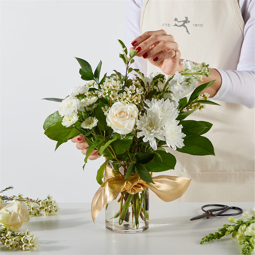 New Beginnings – A Florist Original – SUSPENDED IN TIME FLORAL & PRESERVATION, Syracuse UT