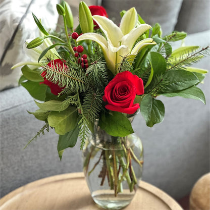 Sparkling Snowflakes Bouquet – SUSPENDED IN TIME FLORAL & PRESERVATION, Syracuse UT