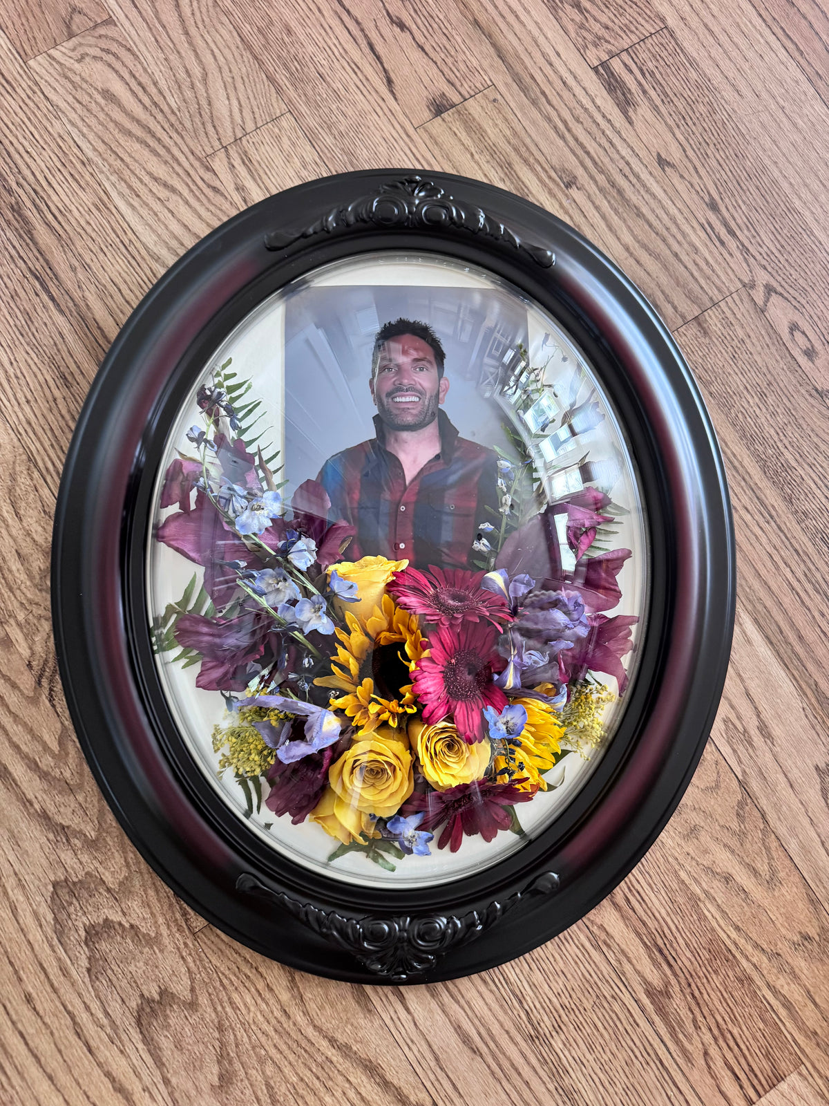 16x20 Wall Frame  – SUSPENDED IN TIME FLORAL & PRESERVATION, Syracuse UT