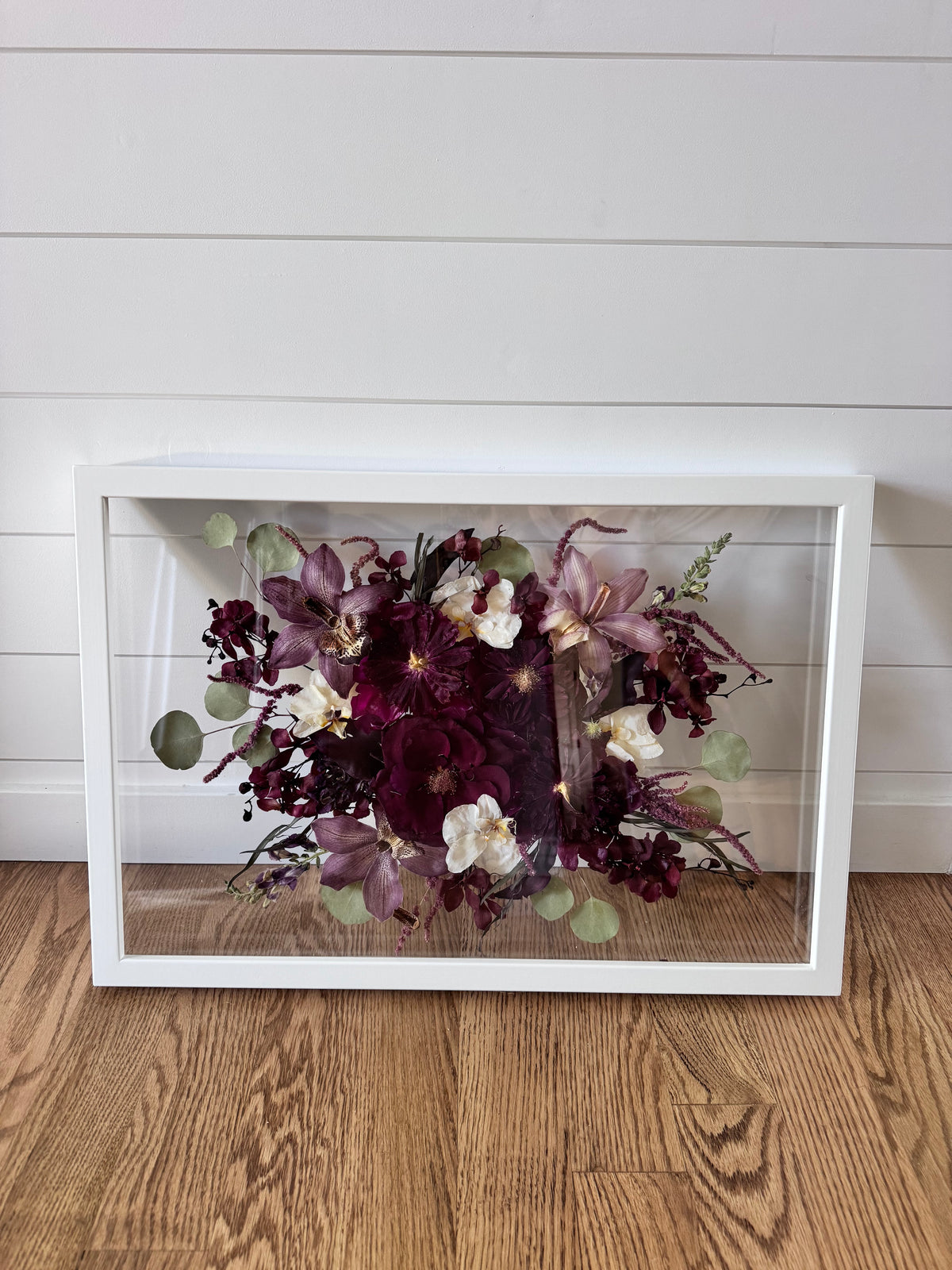 16x24 Pressed White  – SUSPENDED IN TIME FLORAL & PRESERVATION, Syracuse UT