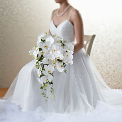 Classic White Bouquet – SUSPENDED IN TIME FLORAL & PRESERVATION, Syracuse UT